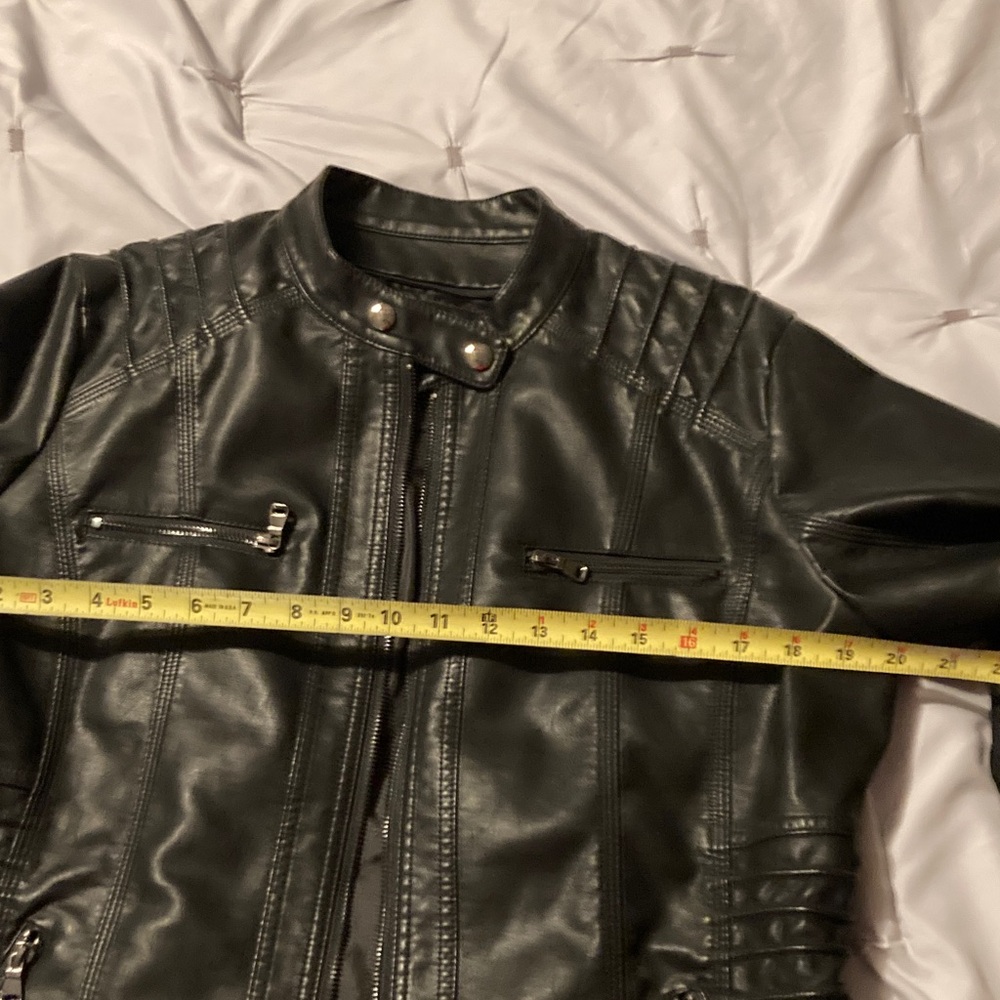 Women's Tanming Black Leather Jacket - Picture 4 of 10